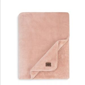 BRAND NEW Ugg Whitecap Throw
